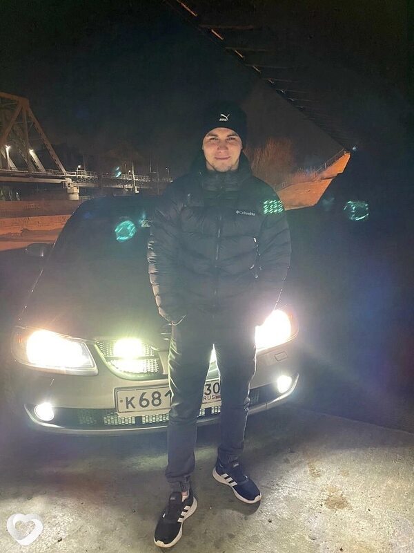 Артём, 25, Кингисеппе — анкета №4439869