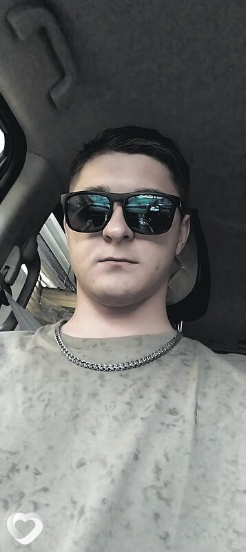Виктор, 21, Белогорске — анкета №4441736