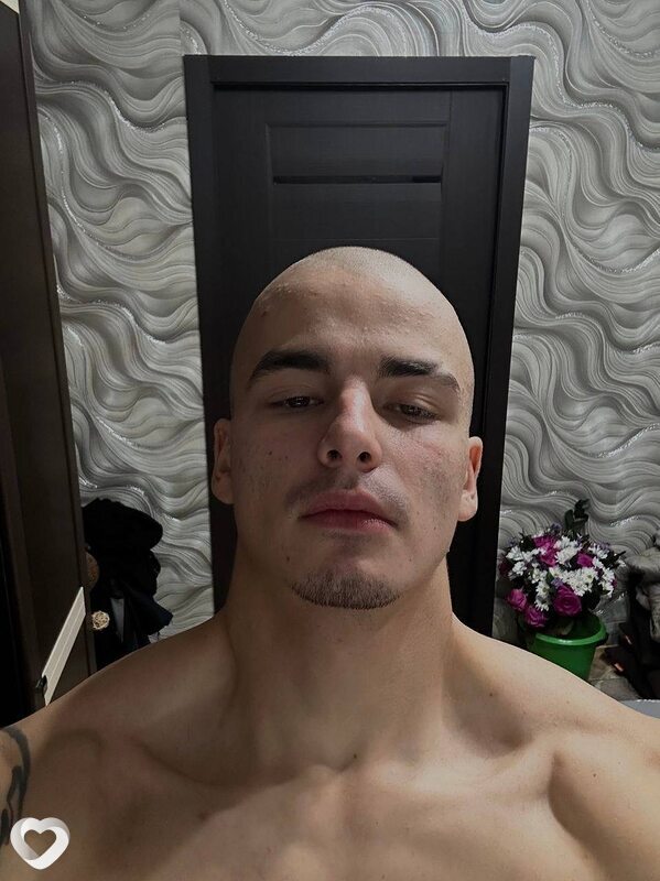 Владимир, 21, Красноярске — анкета №4444350