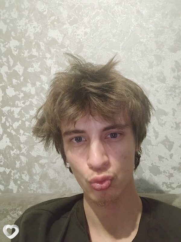 Андрей, 19, Новороссийске — анкета №4444620