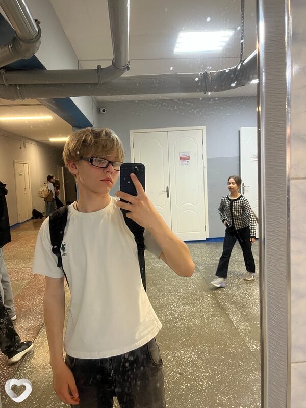 Артём, 18, Томске — анкета №4444662