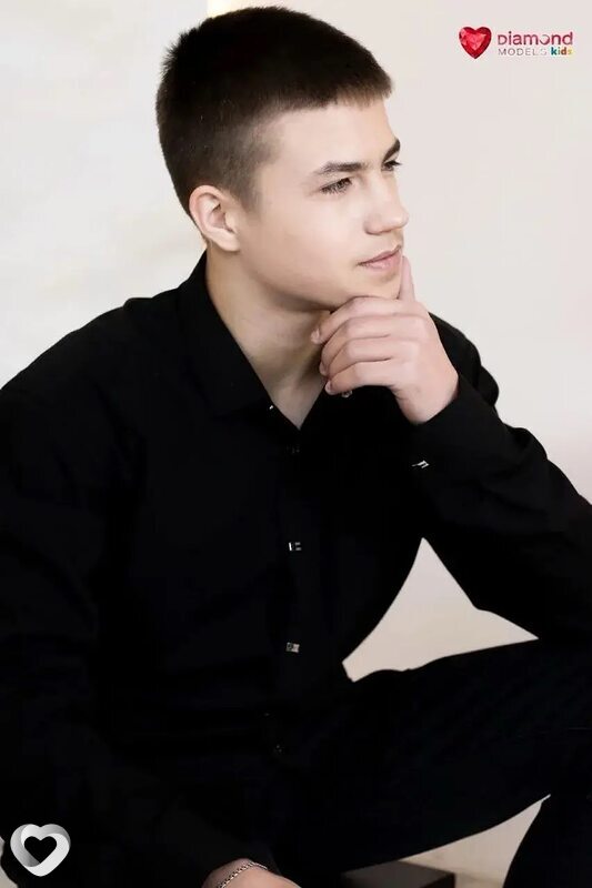 Александр, 18, Магнитогорске — анкета №4444881