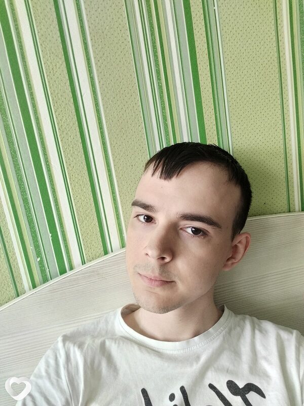 Артем, 21, Барнауле — анкета №4448432