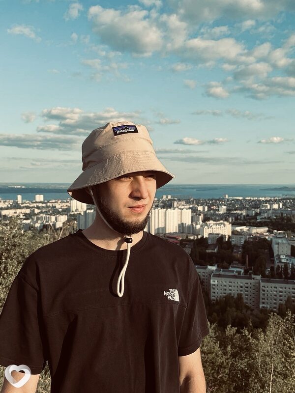 Артём, 24, Энгельсе — анкета №4453269