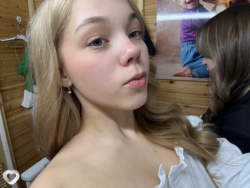 Юля, 18, Санкт-Петербурге — анкета №4453471