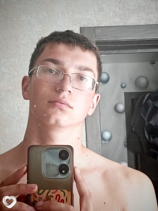 Олег, 18, Слониме — анкета №4458228