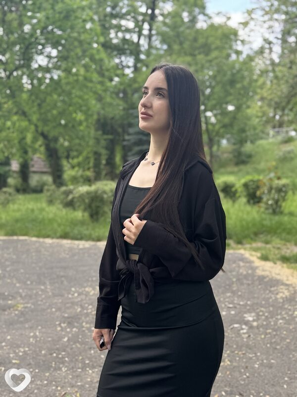 Дана, Черновцы