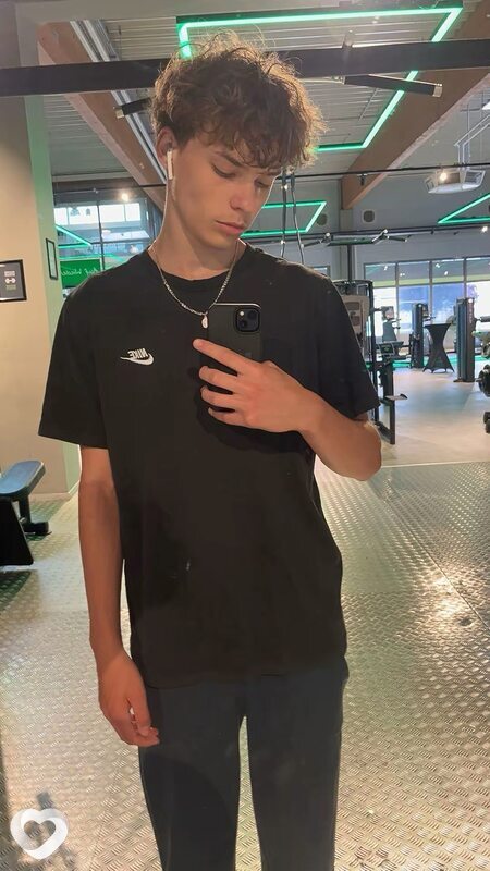 Peter, 21, Москве — анкета №4459837