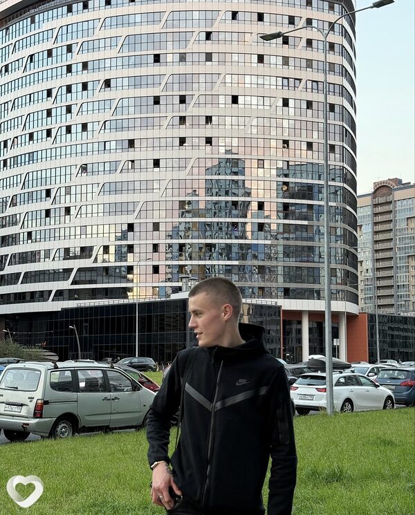 Artur, 21, Москве — анкета №4464870
