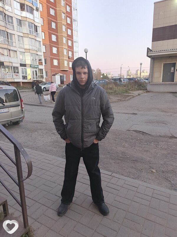 Виктор, 18, Томске — анкета №4465076