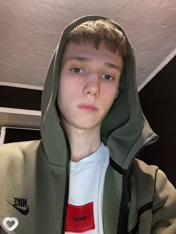 Влад, 21, Екатеринбурге — анкета №4468225
