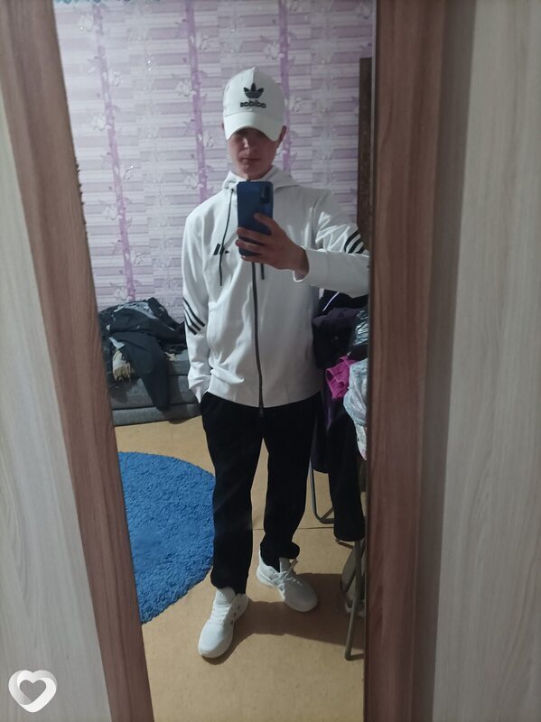 Толя, 21, Белове — анкета №4469472