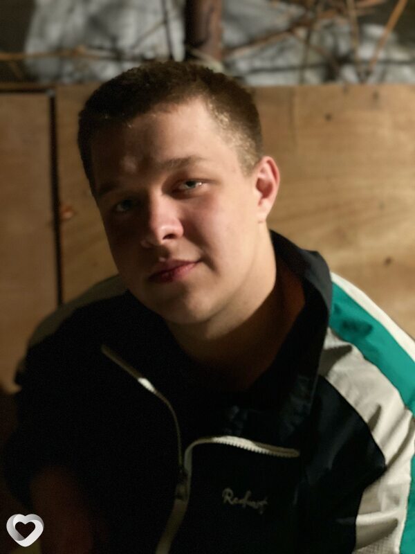 Дима, 18, Барнауле — анкета №4470299