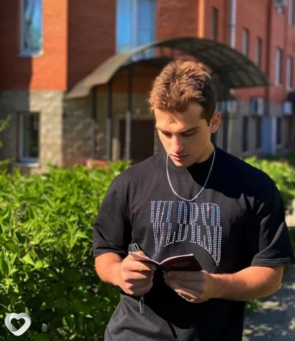Леон, 26, Москве — анкета №4690555