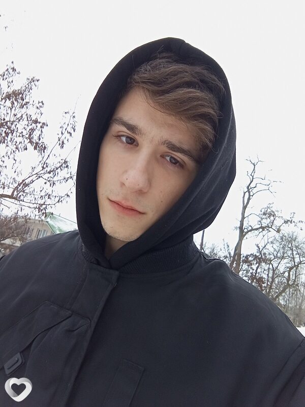 Артем, 18, Симферополе — анкета №4472804