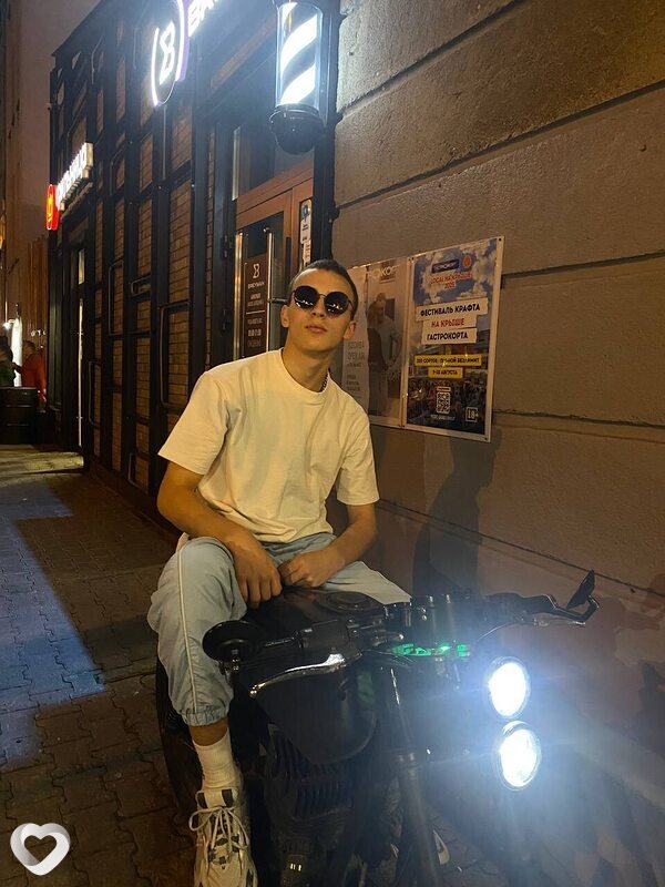 Михаил, 18, Усть-Каменогорск — анкета №4477878
