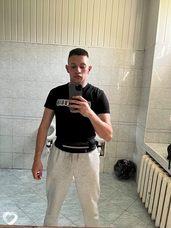 Артем, 23, Новосибирске — анкета №4477887