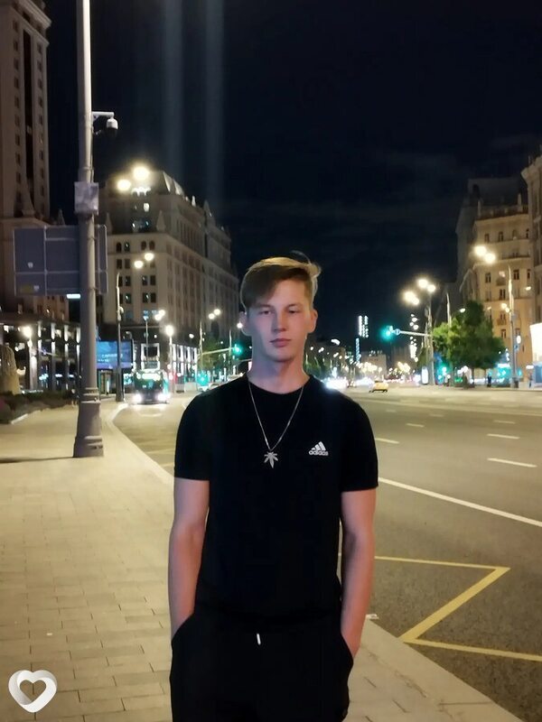 Михаил, 19, Пензе — анкета №4478492