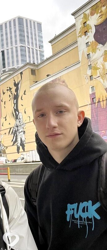 Тёма, 18, Москве — анкета №4478644