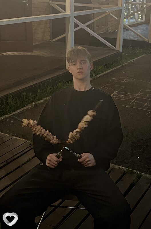 Максим, 18, Братске — анкета №4479190