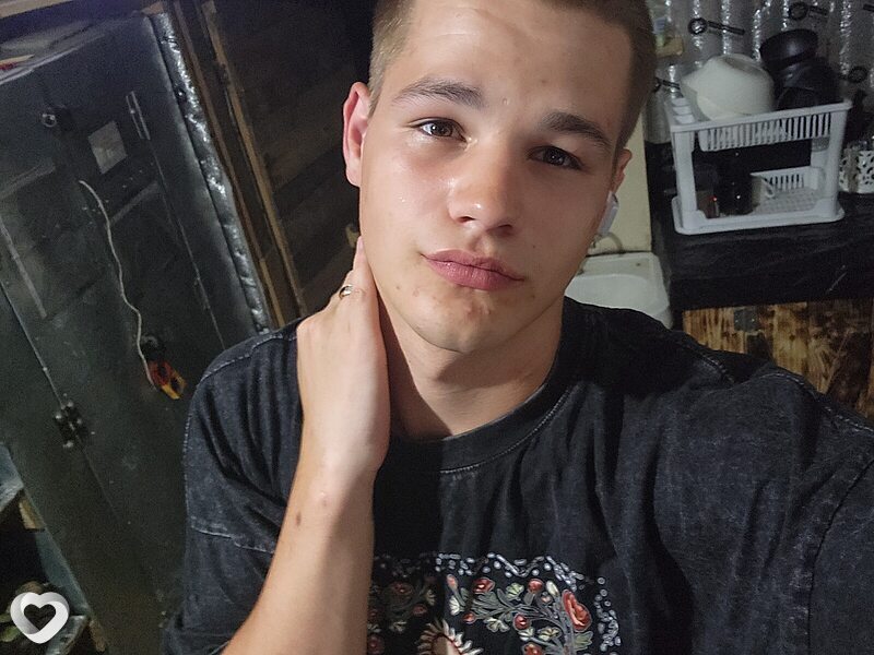 Артём, 21, Омске — анкета №4481538