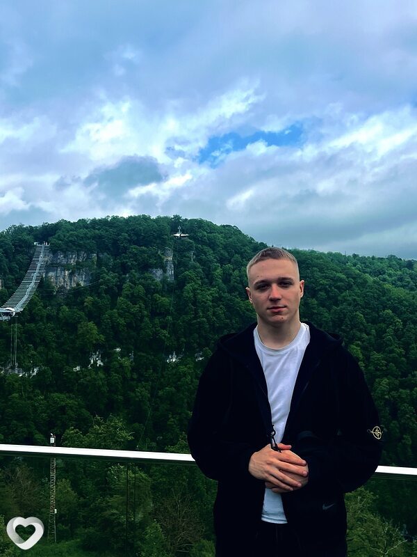 Максим, Адлер