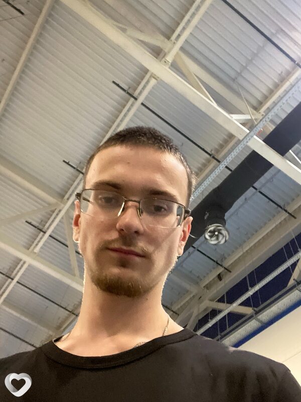 Иван, 21, Новомосковске — анкета №4483266