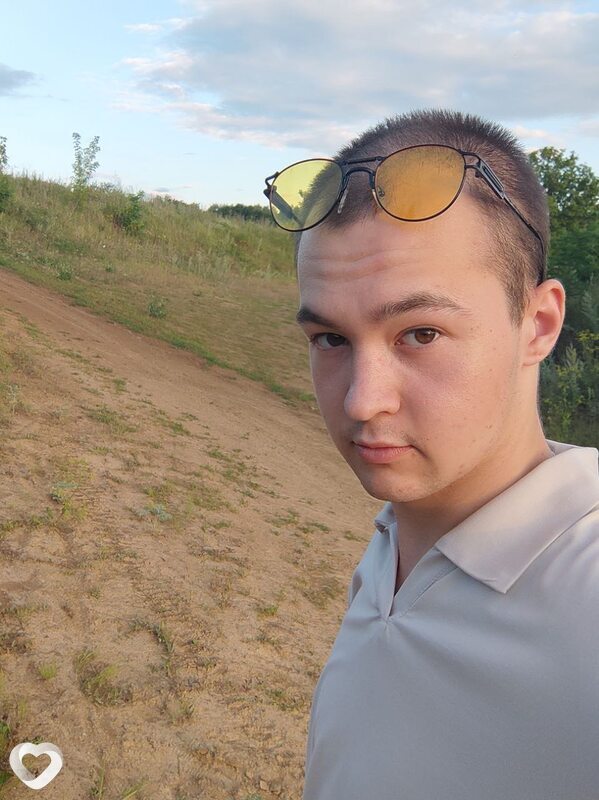 Максим, 21, Москве — анкета №4486476