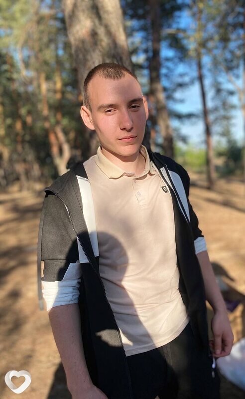 Женя, 21, Луганске — анкета №4488100