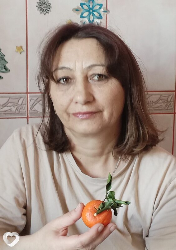 Елена, Мыски