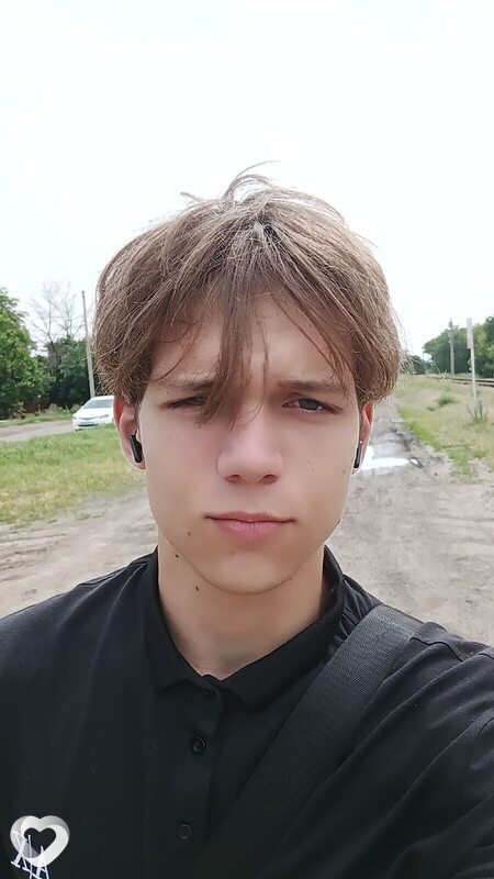 Никита, 19, Ейске — анкета №4490624