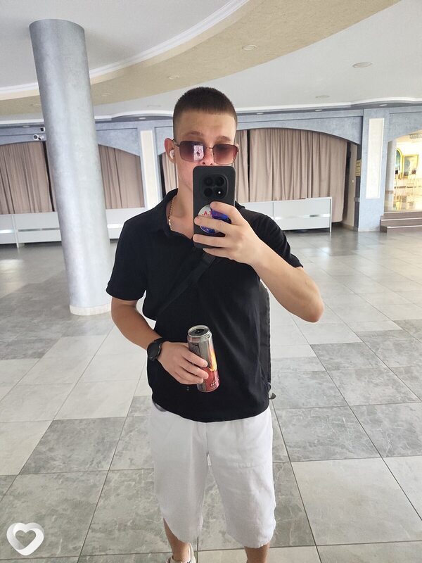 Лёша, 20, Пинске — анкета №4491781
