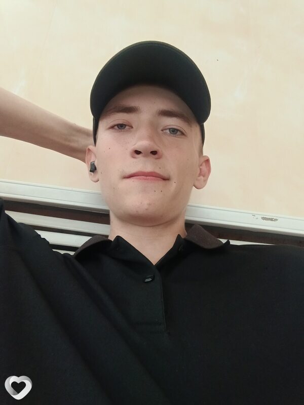 Максим, 20, Омске — анкета №4494043
