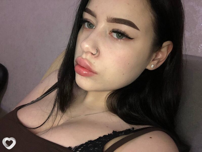 Алёна, 22, Ангарске — анкета №4499196