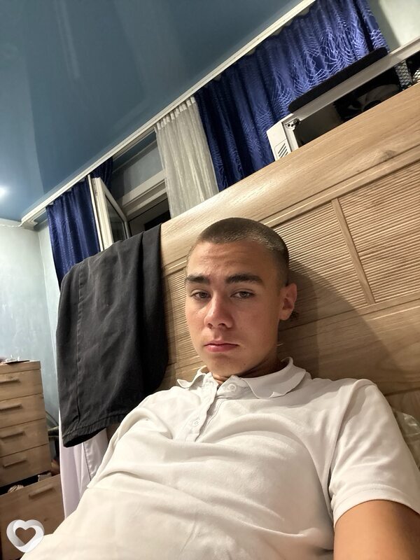 Александр, 18, Ангарске — анкета №4499365
