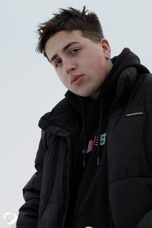 Лев, 21, Твери — анкета №4507319