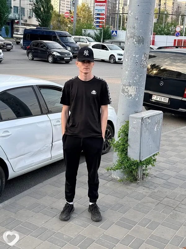Евгений, 19, Бийске — анкета №4509114
