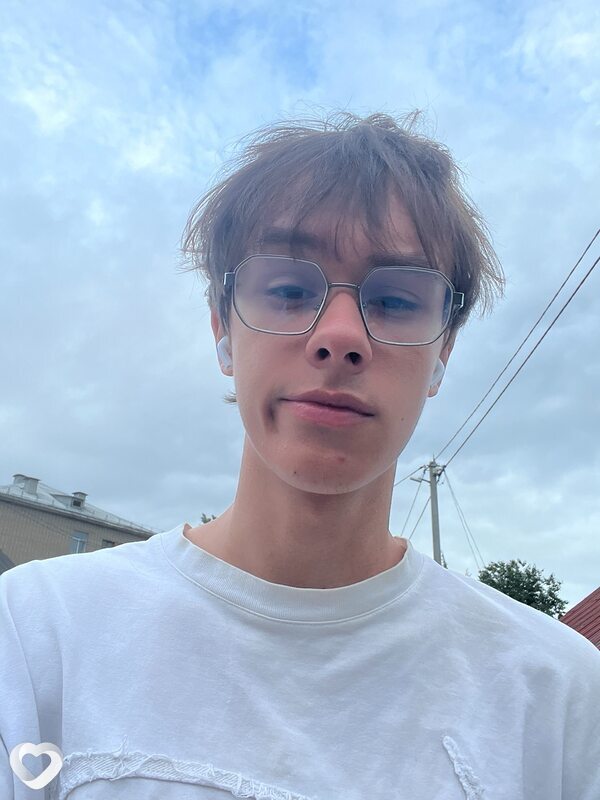 Артем, 18, Барановичах — анкета №4510820
