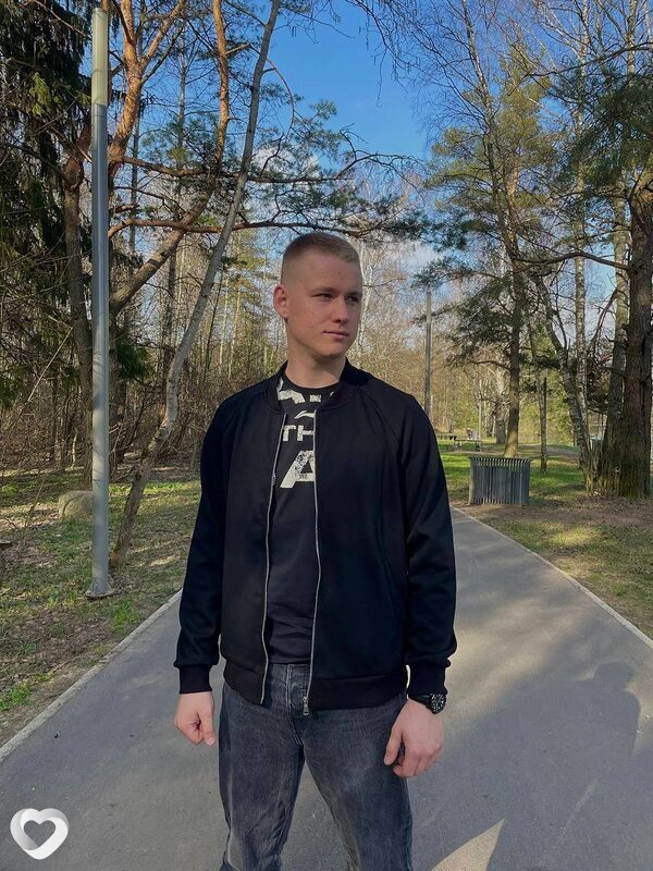 Артём, 21, Москве — анкета №4512028
