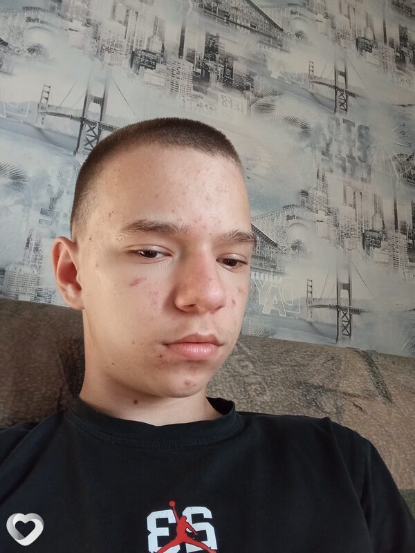 Артём, 18, Каменске-Уральском — анкета №4512632