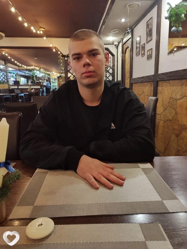 Арсений, 21, Омске — анкета №4512683
