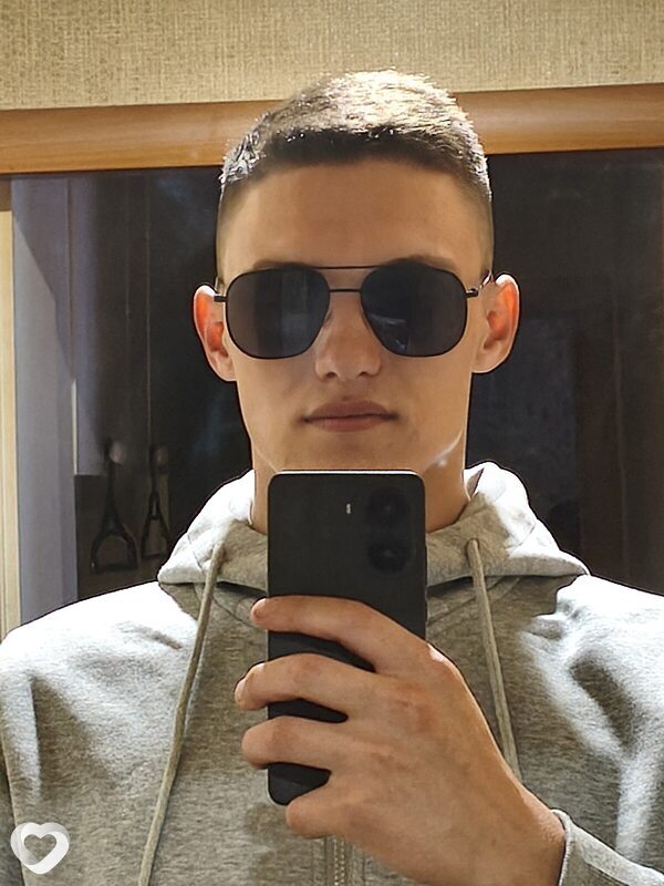 Михаил, 19, Челябинске — анкета №4515621