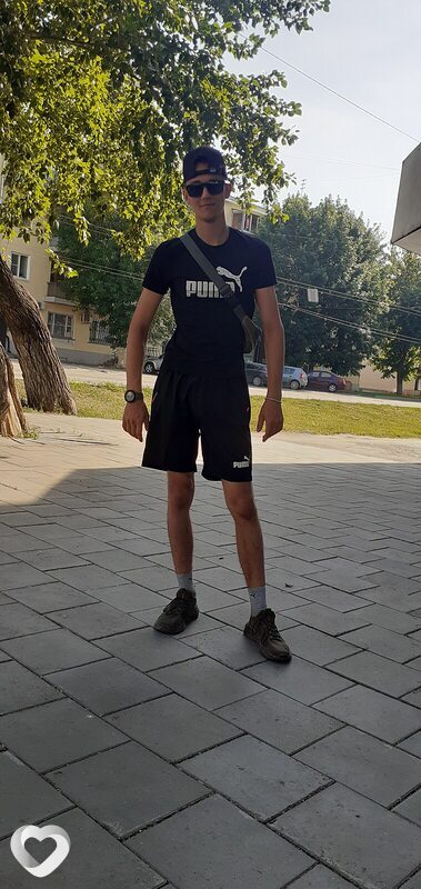 Владимир, 21, Миассе — анкета №4515805