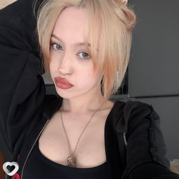 Карина, 19, Екатеринбурге — анкета №4516145