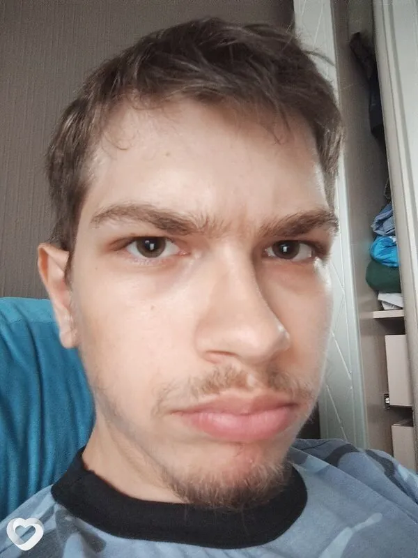 Валентин, 21, Москве — анкета №4516253