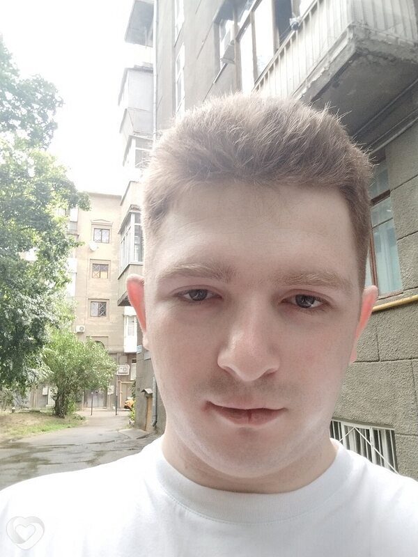Толик, 23, Харькове — анкета №4523102
