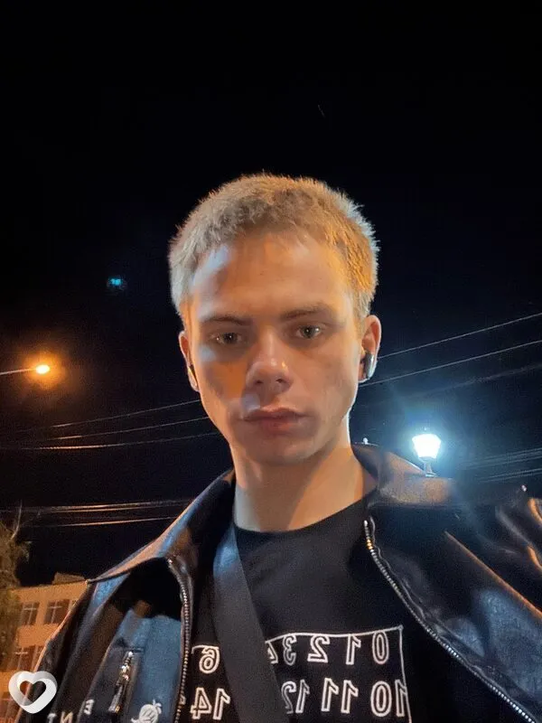 Артем, 22, Москве — анкета №4524896