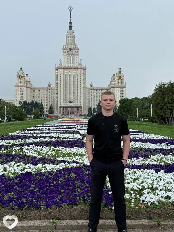 Максим, 19, Москве — анкета №4527105