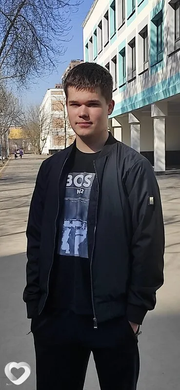 Александр, 18, Москве — анкета №4527688
