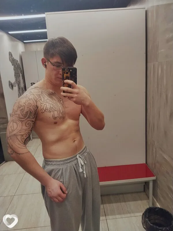 Максим, 23, Барнауле — анкета №4532019